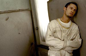 Jeffrey Donovan requires extensive psychiatric treatment after just one viewing of ''Book of Shadows: Blair Witch 2.''