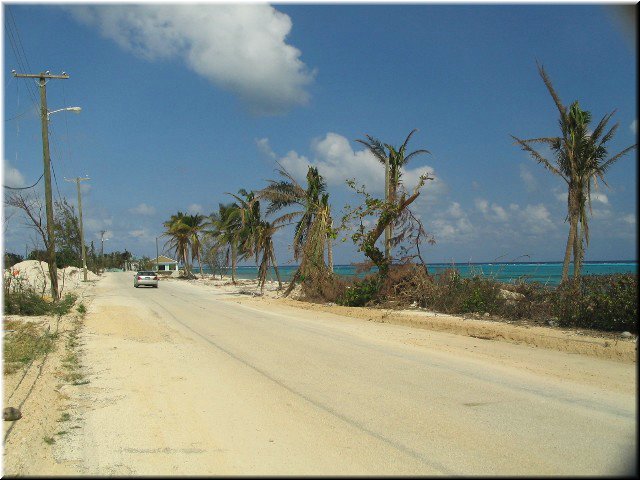 left-of-caymanchillin.JPG