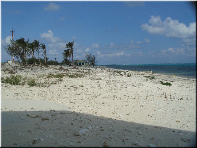 ocean-side-caymanchillin.JPG