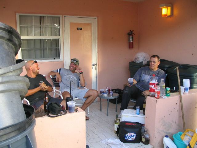 jonesy-bar-sunsethouse.JPG