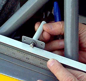 rv8-latch-2.jpg (19553 bytes)