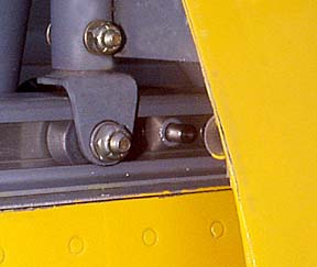 rv8-latch-8.jpg (13335 bytes)